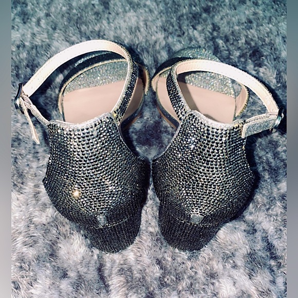 DB Studio Thin Ankle Strap Block Heel Sandals - Picture 2 of 6